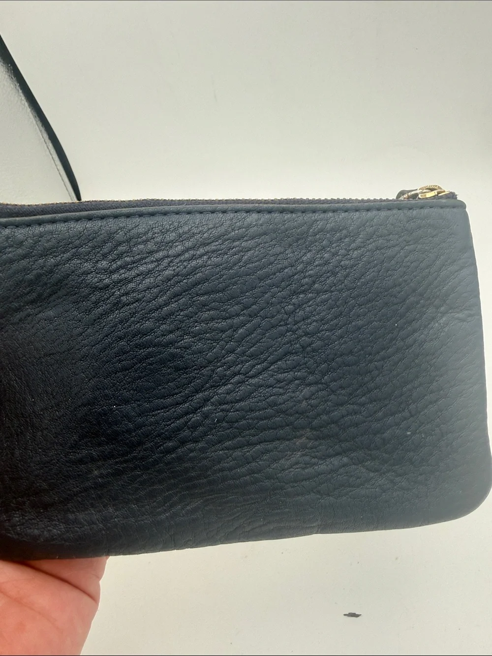 kate spade navy pebbled leather wristlet wi/  gold logo 6.5x4”